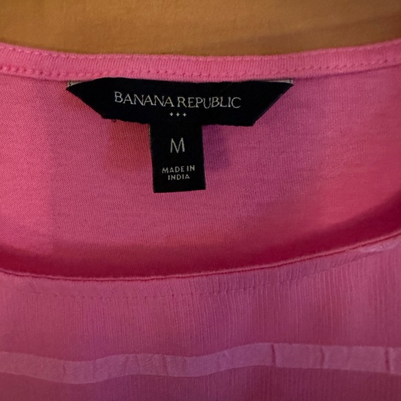 Banana Republic Women’s medium flutter sleeve blouse - Picture 2 of 3